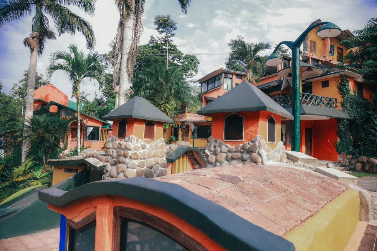 Kashama Eco Resort & Spa 圣多明各德洛斯科罗拉多斯 外观 照片